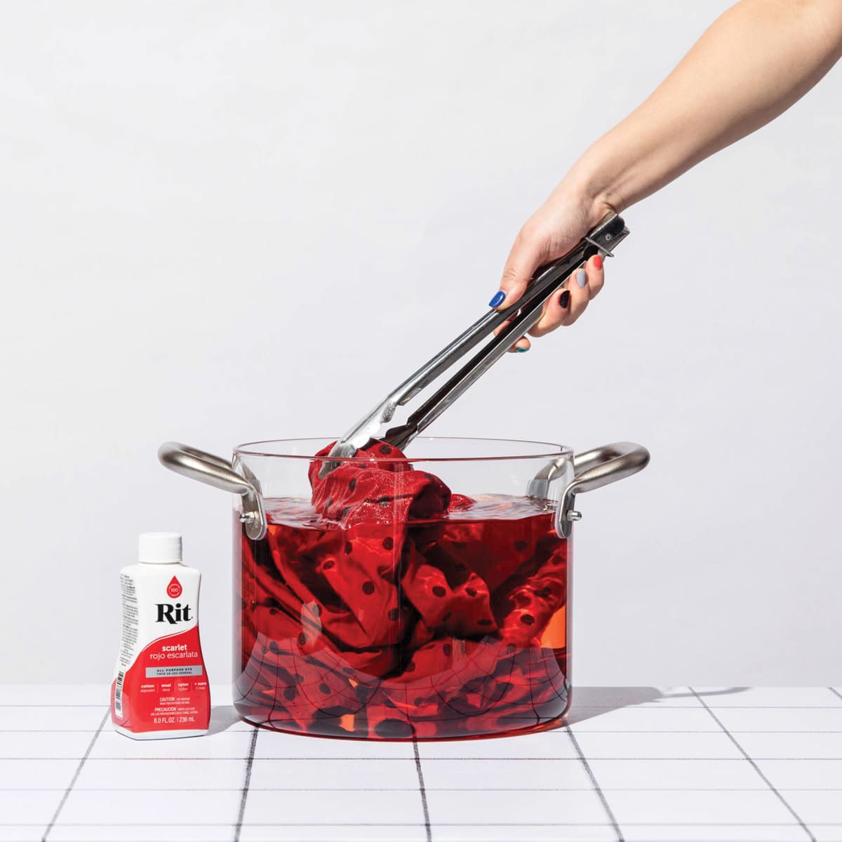 Rit All Purpose Liquid Dye - Scarlet, 8 oz, submerging fabric in dyed water