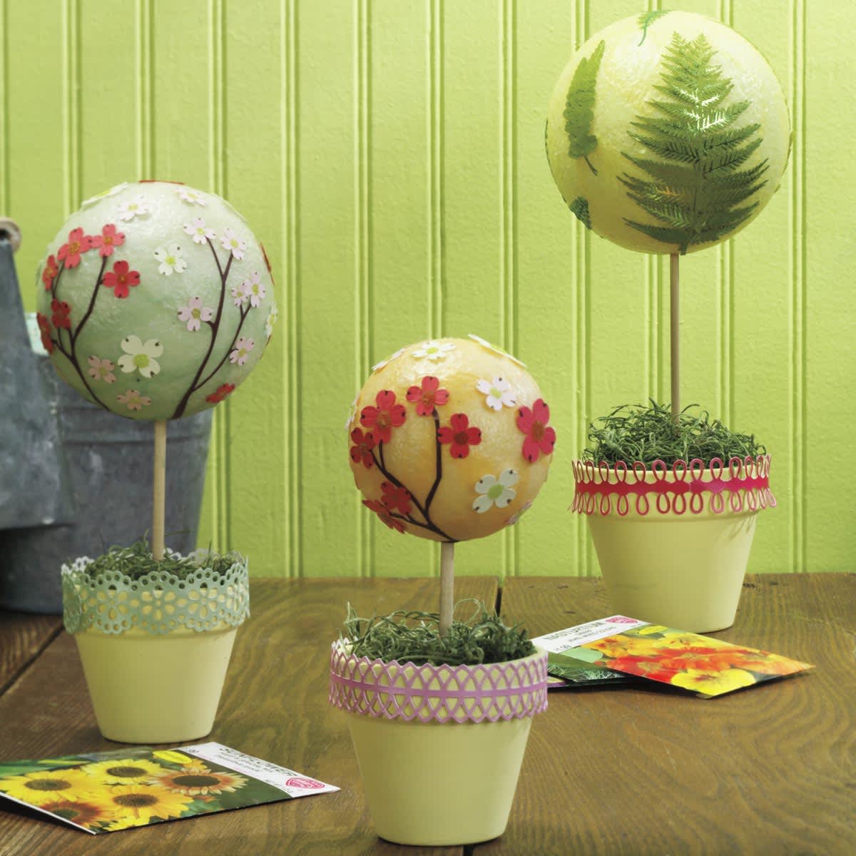FloraCraft SmoothFoM Foam - Ball, 3.8" decorated