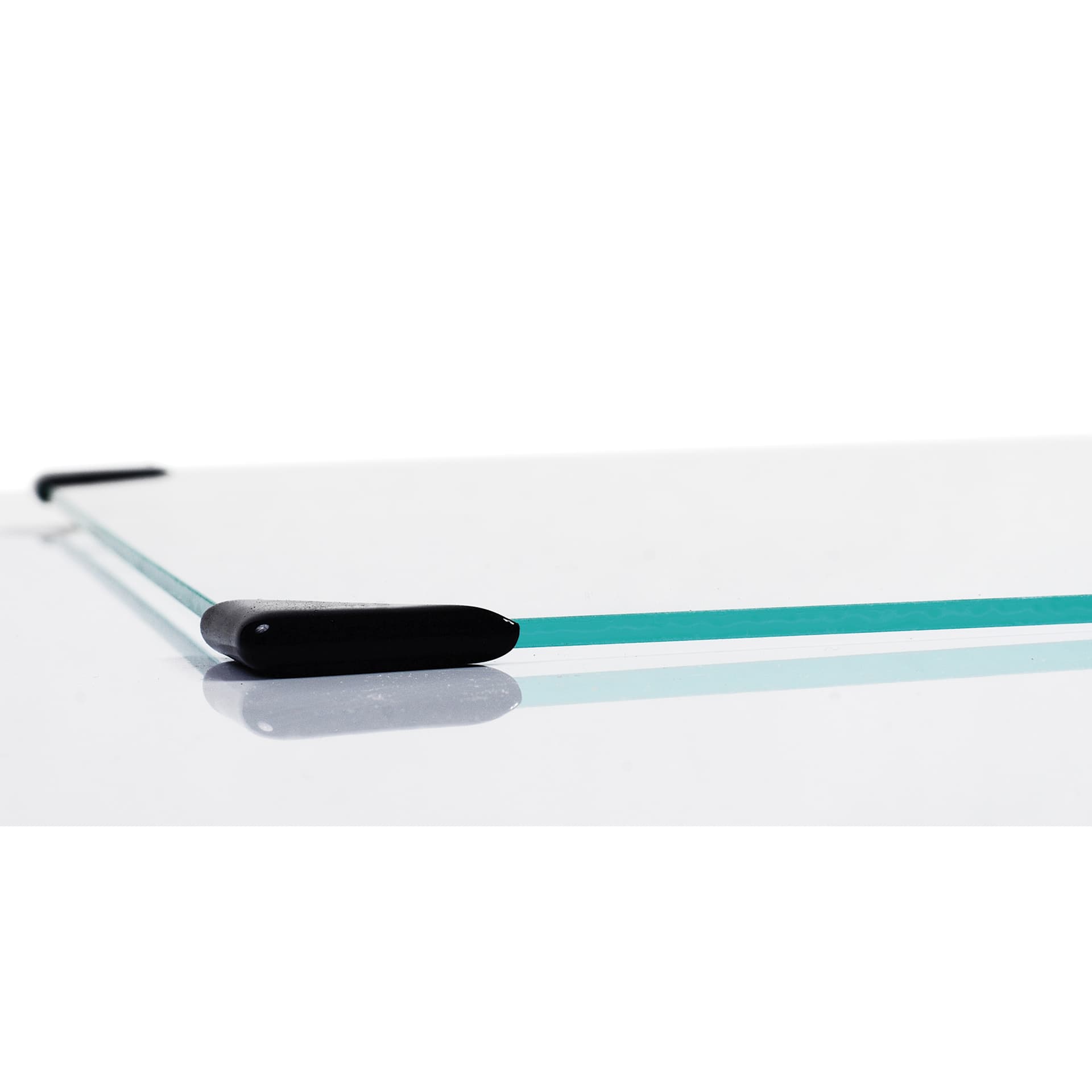 New Wave Posh Glass Tabletop Palette, Clear - 6.75" x 8.4", corner