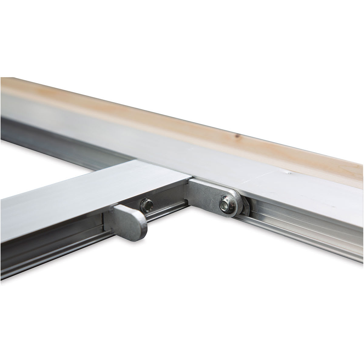 MUSEO ALU-Frame Aluminum Stretcher Bars - Closeup of Brace and outer brace connector on Bar