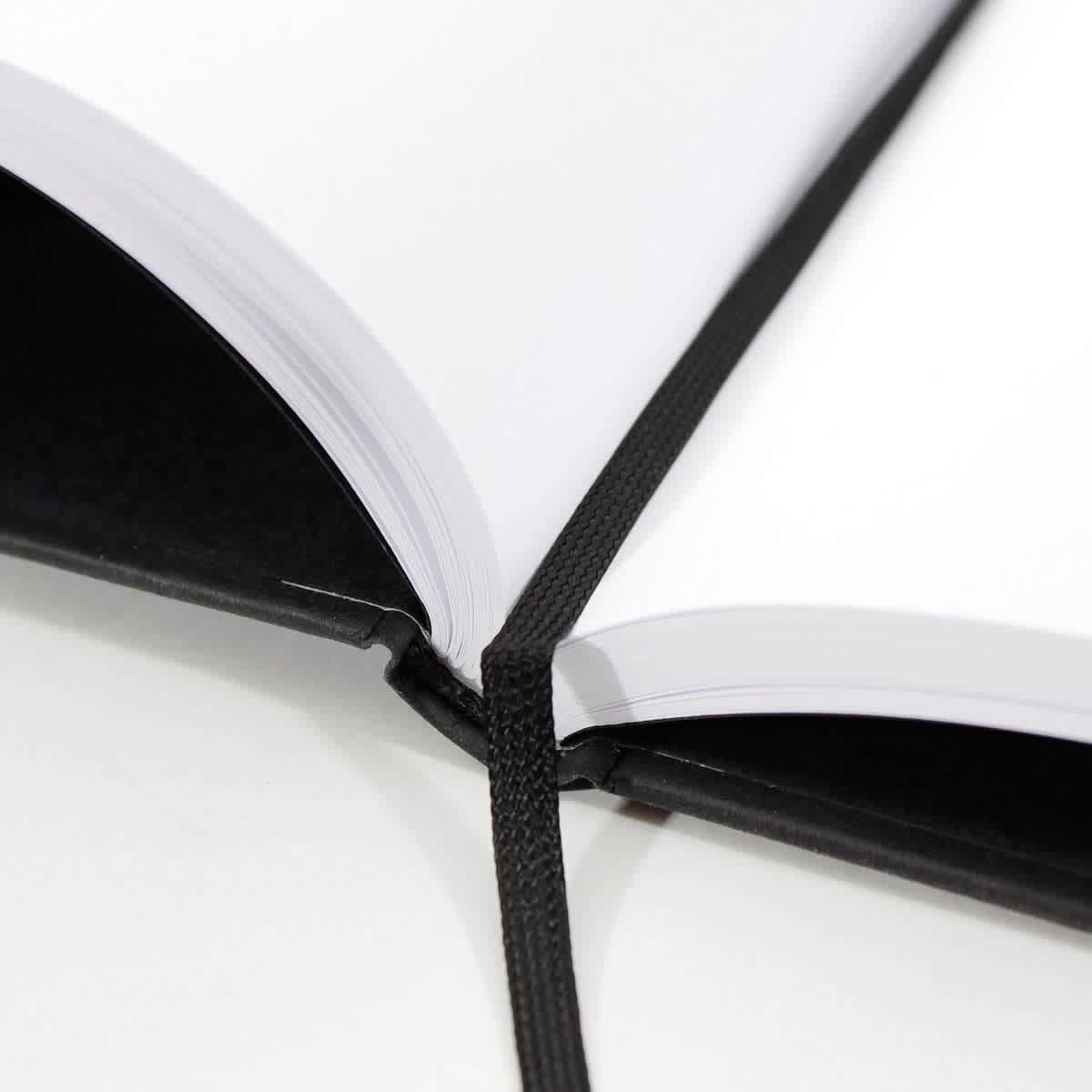 Montana Cans Hardbound Black Book - 12" x 8.5", 75 lb, 144 Sheets