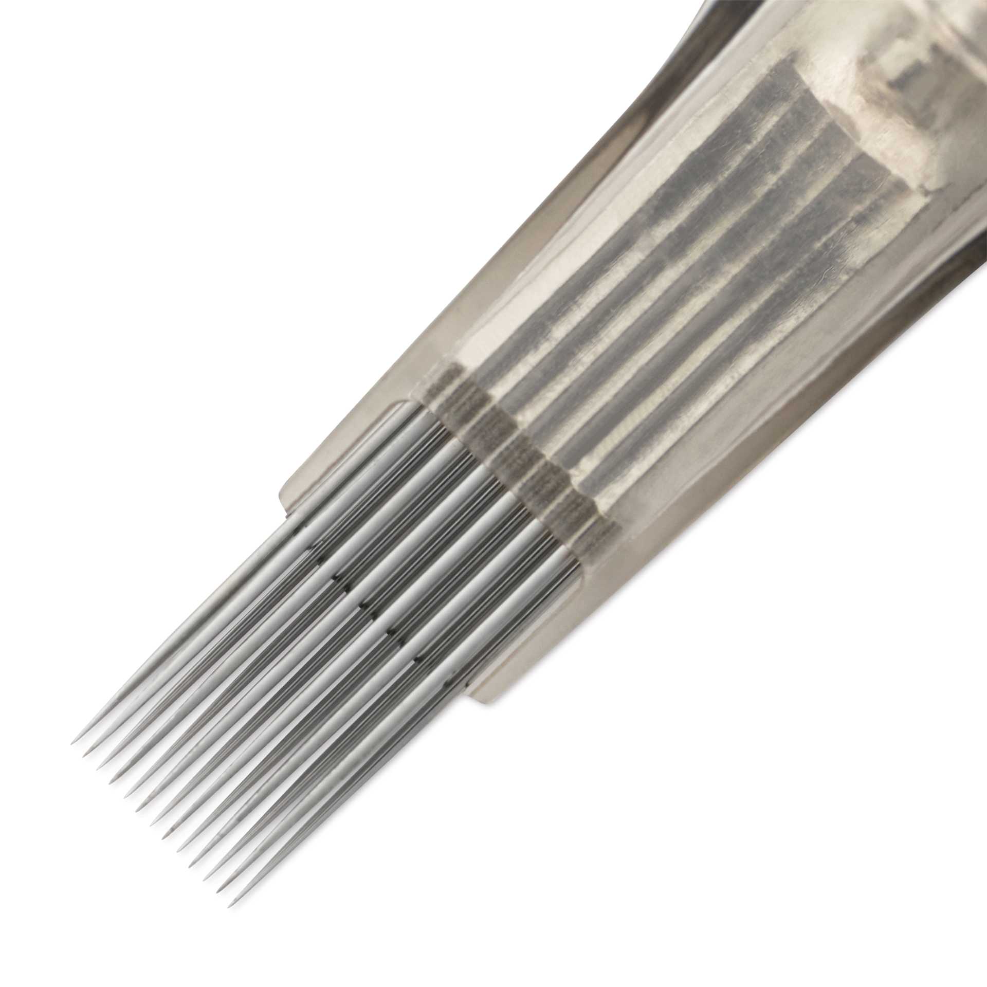 Peak Quartz Magnum Medium Taper Tattoo Needle Cartridges - #12, 13 Needles, Pkg of 20, close-up of needle