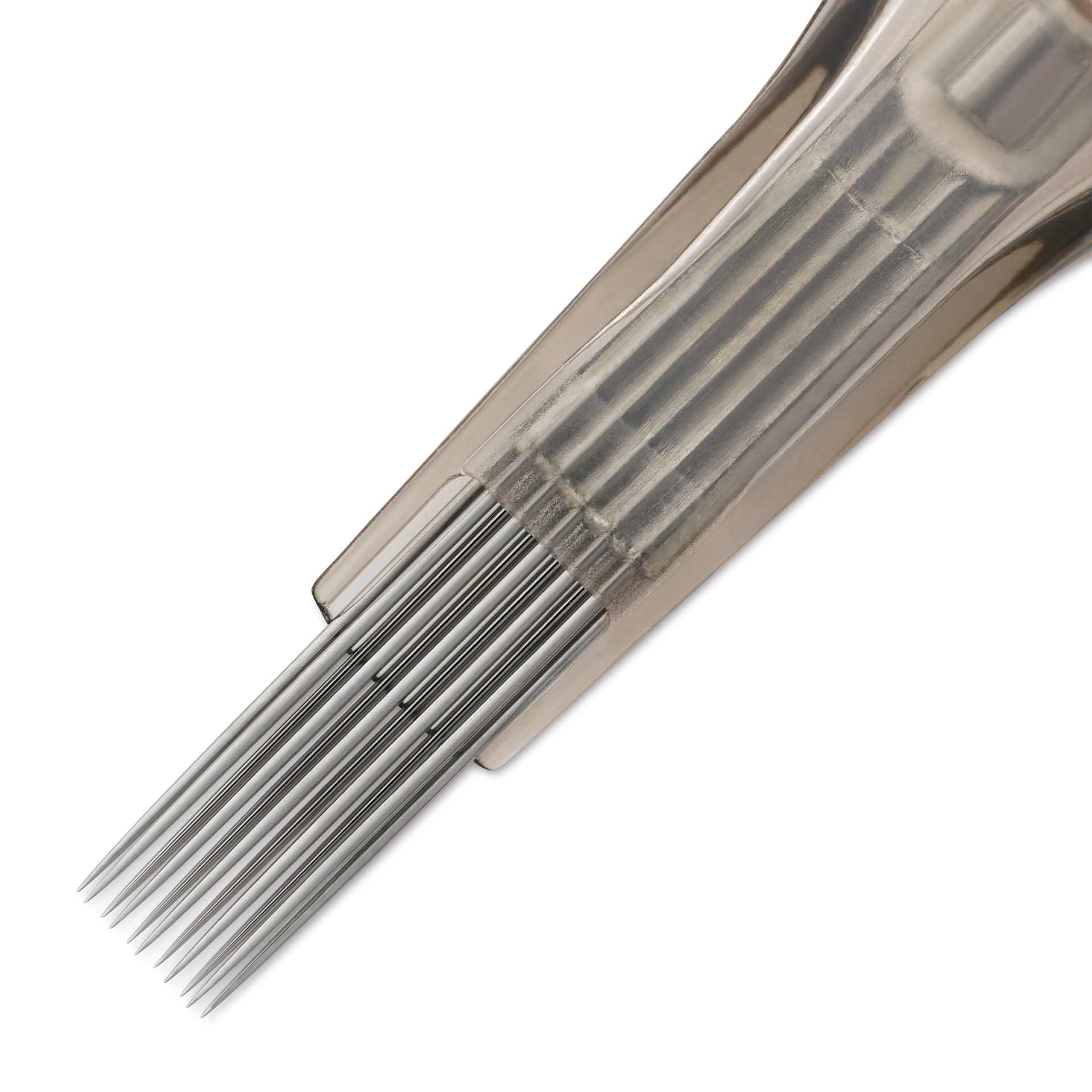 Peak Quartz Magnum Medium Taper Tattoo Needle Cartridges - #10, 11 Needles, Pkg of 20, close-up of needle