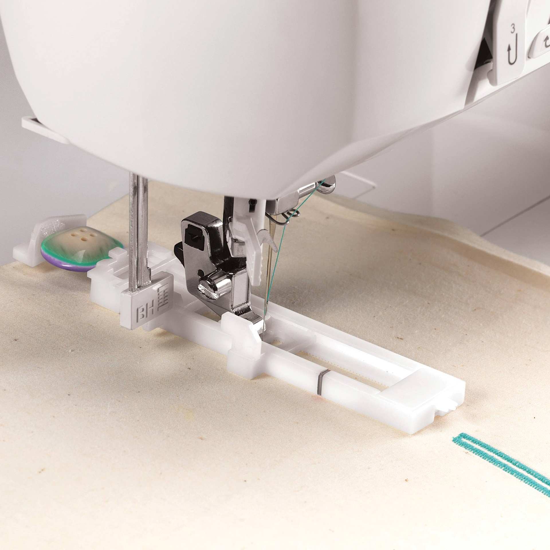 Singer Stylist 7258 Sewing Machine, close up of the button hole foot