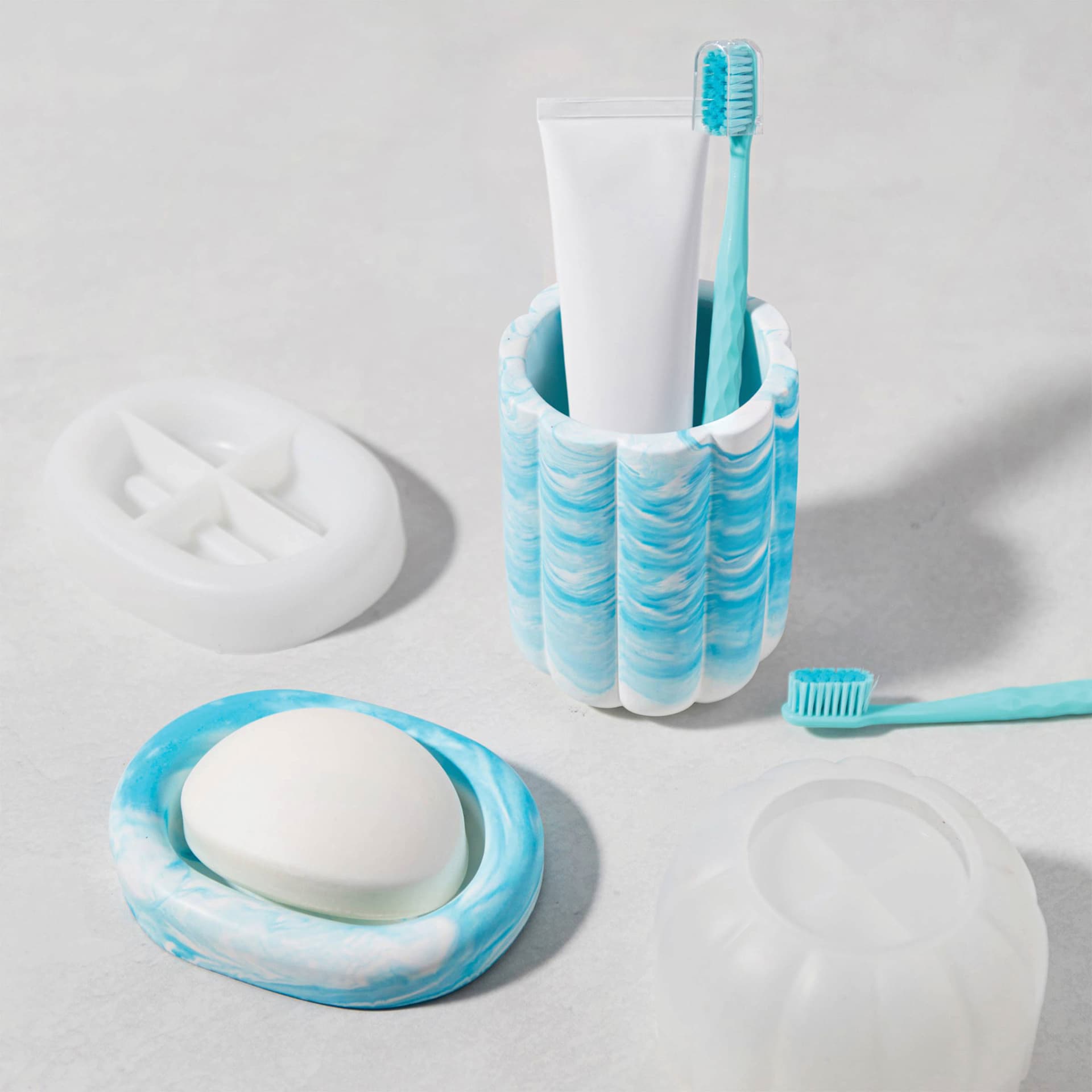 Brea Reese Mix2Mold Liquid Color Pigment Ink - Blue - finished examples, toothbrush cup and soap tray