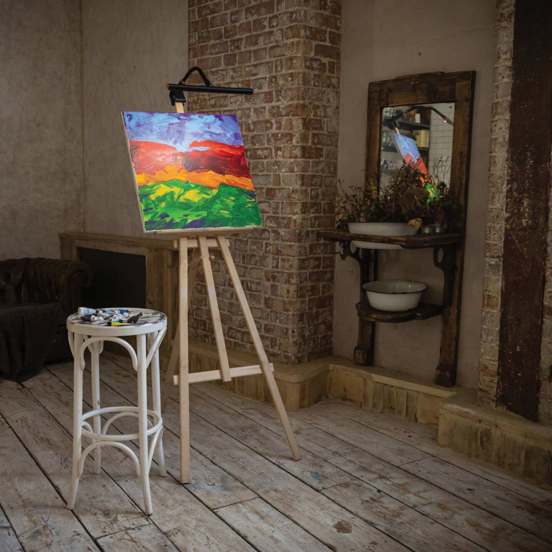 Daylight Easel Lamp Go - lamp on easel casting light on painting 