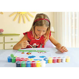 Child using Primo Premium Tempera Paints.