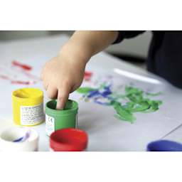 Child using the Primo Finger Paints