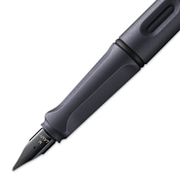 Lamy Safari Fountain Pen - Black Steel - close-up of tip