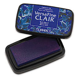 VersaFine Clair Ink Pad - Blue Belle with lid off