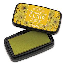 VersaFine Clair Ink Pad - Golden Meadow with lid off