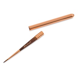 Raphaël Precision Travel Brush - Round brush shown with cap and handle separated