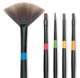 Utrecht Manglon Synthetic Brushes - Assorted Brushes (Close-up)