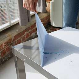 Katch Surface Protection Roll (easy removal from surfaces)