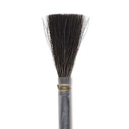 Luco Kazan Brush - Round Lettering, Size 16 close up