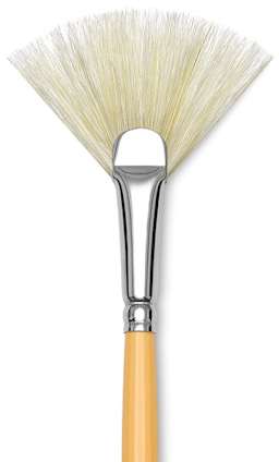 Raphaël D'Artigny Interlocked White Bristle Brush - Closeup of tip of Fan brush