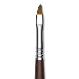 Escoda Prado Tame Synthetic Brush - Angular, Short Handle, Size 6 (Close-up of brush)