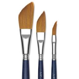 Escoda Chronos Brush - Short Handle, three Dagger brushes close-up