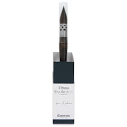 Escoda Último Evolution Brush, inside of the packaging