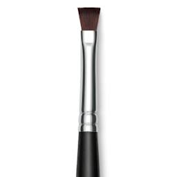 Raphaël Soft Aqua Brush - Flat, Size 6, Short Handle close up