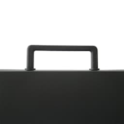 Start 0 Essential Portfolio, Black - 17" x 22" x 1-1/2" close-up of handle