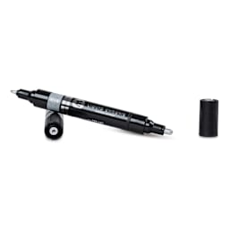 Molotow Liquid Chrome Marker - 1.5 mm - 4 mm, Twin Tip, close-up of the marker resting on cap