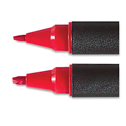 Doubleheader Calligraphy Marker - Closeup of both size tips 