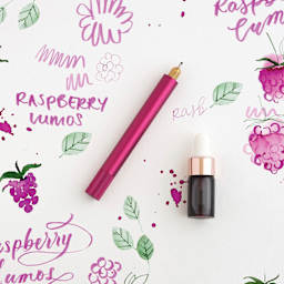 Tom's Studio Lumos Mini Refillable Pen - Raspberry, pen and ink bottle
