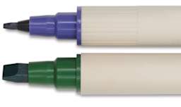 Kuretake Zig Memory System Twin Tip Calligraphy Pens - Closeup of 2 markers showing both tips
