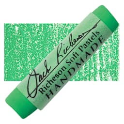 Richeson Handmade Soft Pastel - Green 7 pastel and swatch