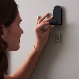 Duck EasyMounts Interior Drywall J-Hook Black (Sliding Black J-Hook onto EasyMount)