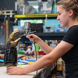 Iwata HP Plus Series Airbrush - HP-TH2 (Woman airbrushing cosplay gauntlet)