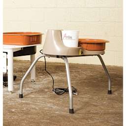 Speedball Artista Potter's Wheel Static Legs attached to clay wheel