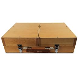 Guerrilla Painter Campaign Box - Front view closed showing handle