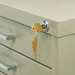 Safco 5-Drawer Steel Flat File - Closeup of lock and key in File