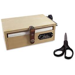 Guerrilla Painter Pocket Box, Closed (scissors not included)