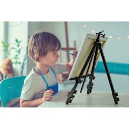 Blick Studio Aluminum Tripod Travel Easel can be adjusted for any age.