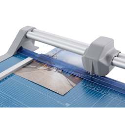 Dahle Professional Rotary Trimmer - 14" Cutting Length, photo under clamp