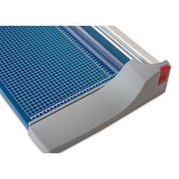 Dahle Premium Rotary Trimmer - 26" Cutting Length, close-up to the alignment guides and guide bar