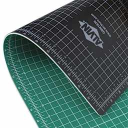 Alvin Cutting Mat - 18" x 36", Green/Black - close-up
