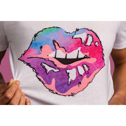 Cricut Adult T-Shirt Blank - Medium, V-Neck, White (Sample lips design on t-shirt)