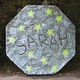 Milestones Mosaic Stepping Stone Kit - Glow (Sample completed stepping stone with glow-in-the-dark glass shapes)