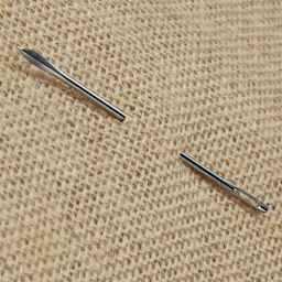 Dritz Repair Needles - Pkg of 7 in use