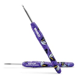 The Woobles Beginner Crochet Amigurumi Kit - Sussie the Magpie close up of included crochet hooks