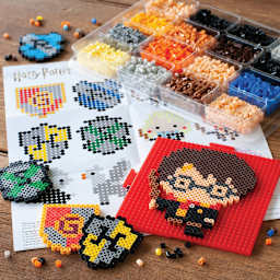 Perler Harry Potter Deluxe Fused Bead Kit (Bead kit with completed projects)