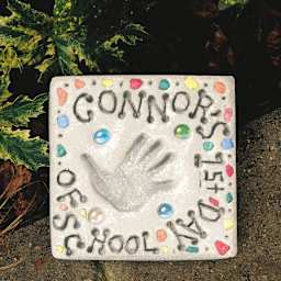 Milestones Kids’ Stepping Stone Kit (Sample completed stepping stone)