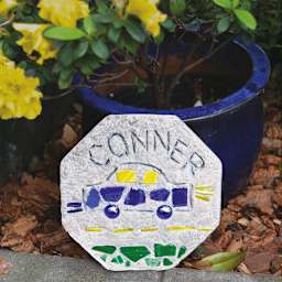 Milestones Kids’ Mosaic Stepping Stone Kit (Sample completed mosaic stepping stone)