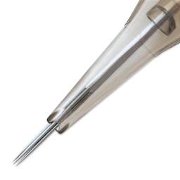 Peak Quartz Round Shader Short Taper Tattoo Needle Cartridges - #12, 5 Needles, Pkg of 20, close-up of needle
