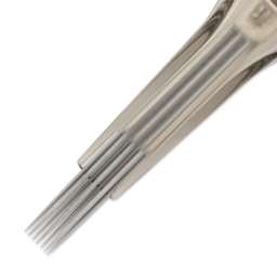 Peak Quartz Magnum Medium Taper Tattoo Needle Cartridges - #12, 7 Needles, Pkg of 20, close-up of needle