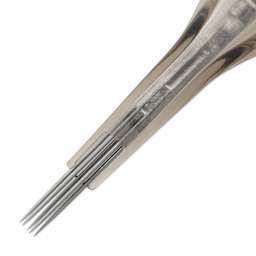 Peak Quartz Magnum Medium Taper Tattoo Needle Cartridges - #10, 5 Needles, Pkg of 20, close-up of needle